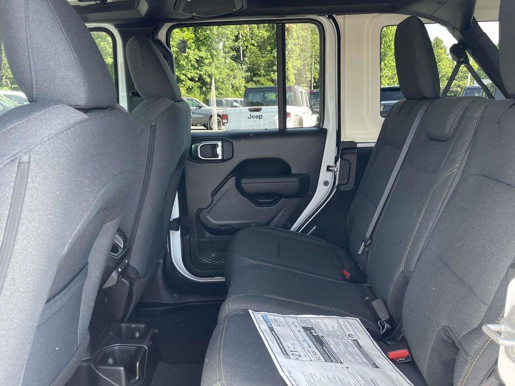 new 2025 Jeep Wrangler car
