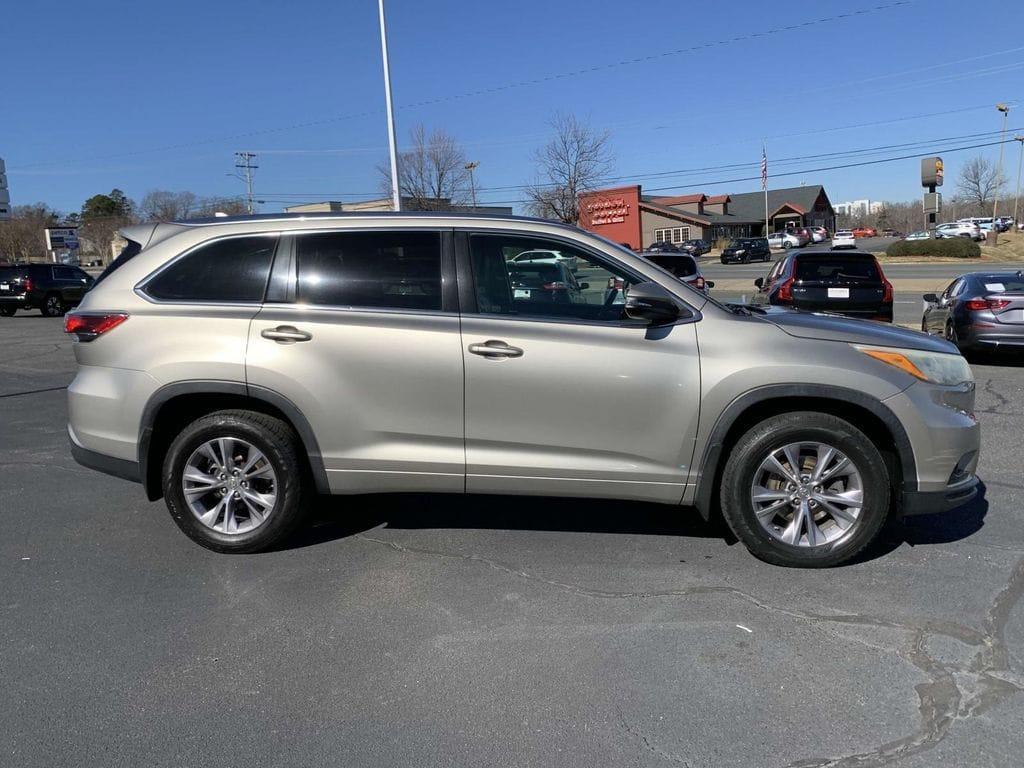 used 2015 Toyota Highlander car, priced at $19,601