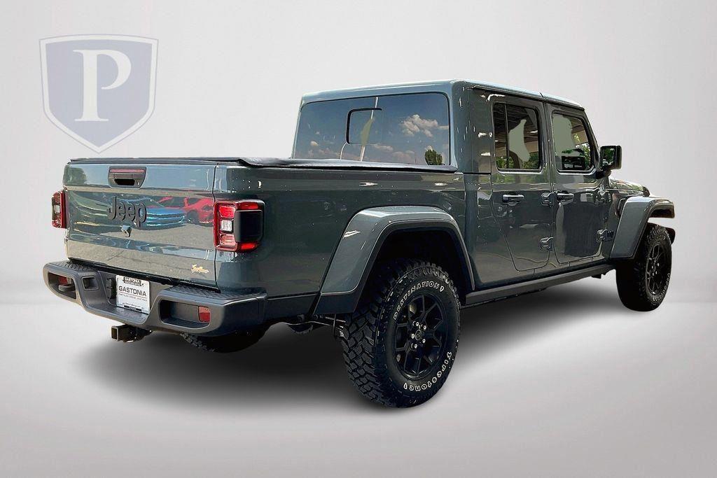 new 2024 Jeep Gladiator car, priced at $52,220