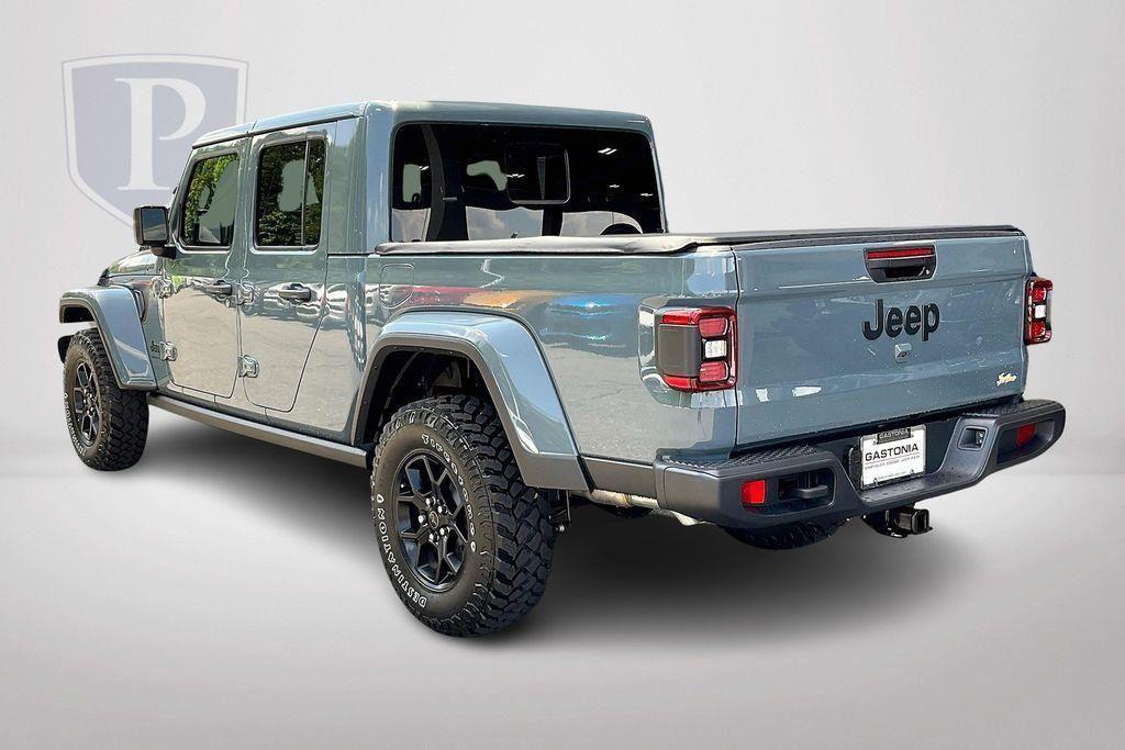 new 2024 Jeep Gladiator car, priced at $52,220