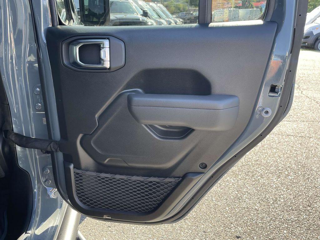 new 2025 Jeep Wrangler car, priced at $72,708