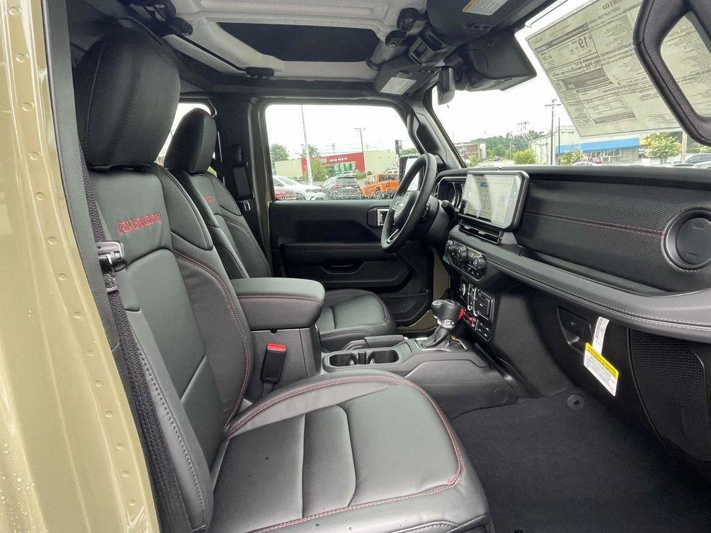 new 2025 Jeep Gladiator car, priced at $52,500