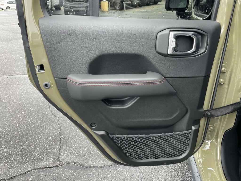 new 2025 Jeep Gladiator car, priced at $52,500