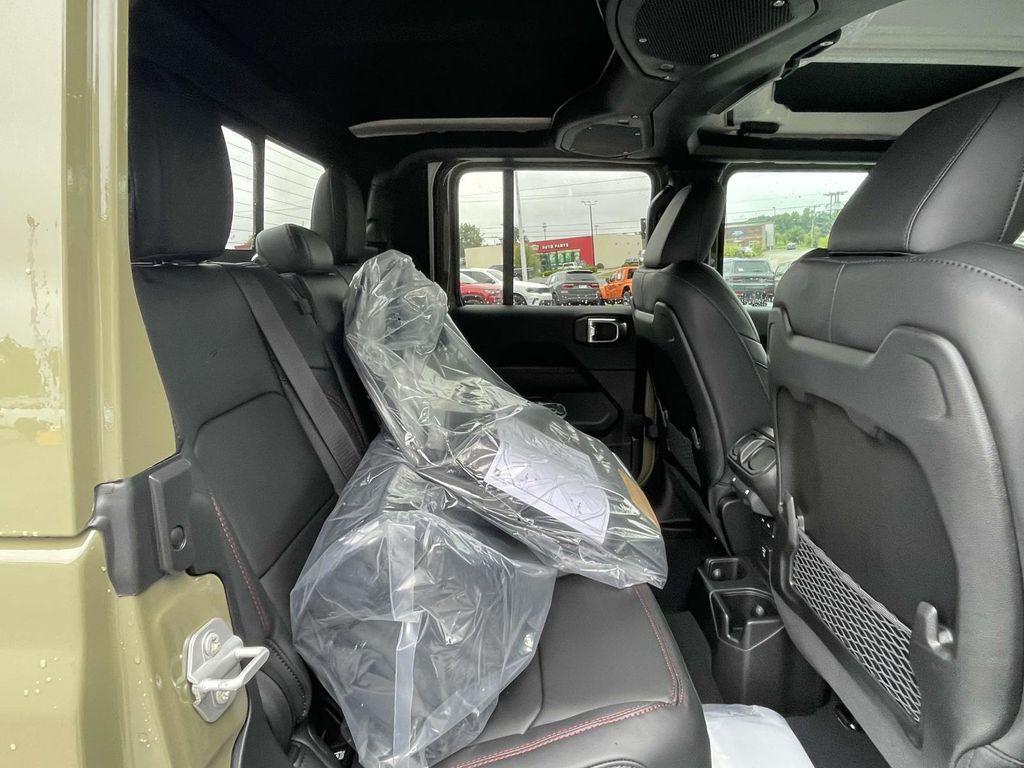 new 2025 Jeep Gladiator car, priced at $52,500