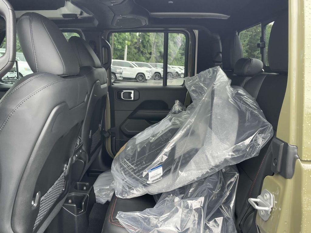 new 2025 Jeep Gladiator car, priced at $52,500