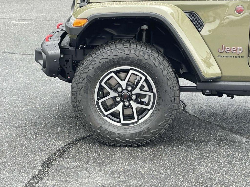 new 2025 Jeep Gladiator car, priced at $52,500