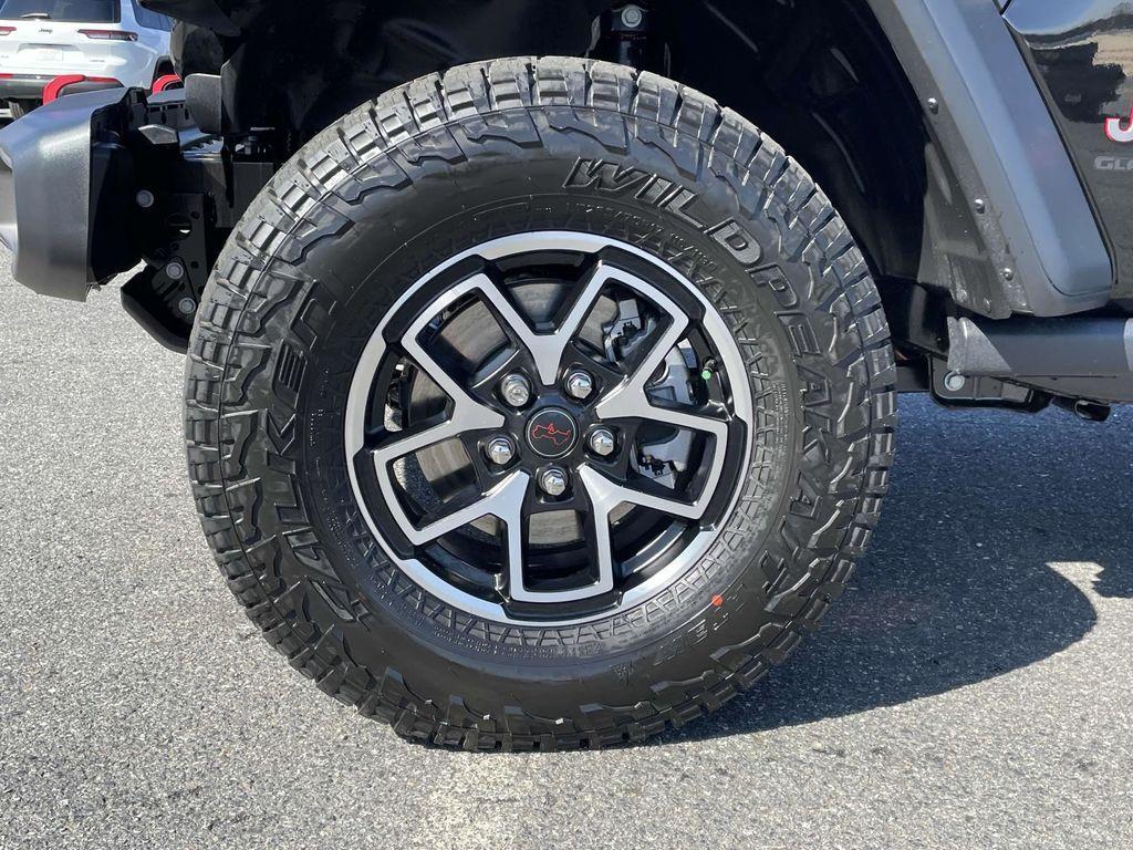 new 2025 Jeep Gladiator car, priced at $46,205