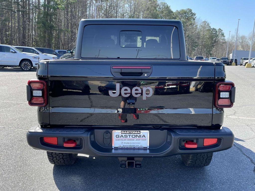 new 2025 Jeep Gladiator car, priced at $46,205