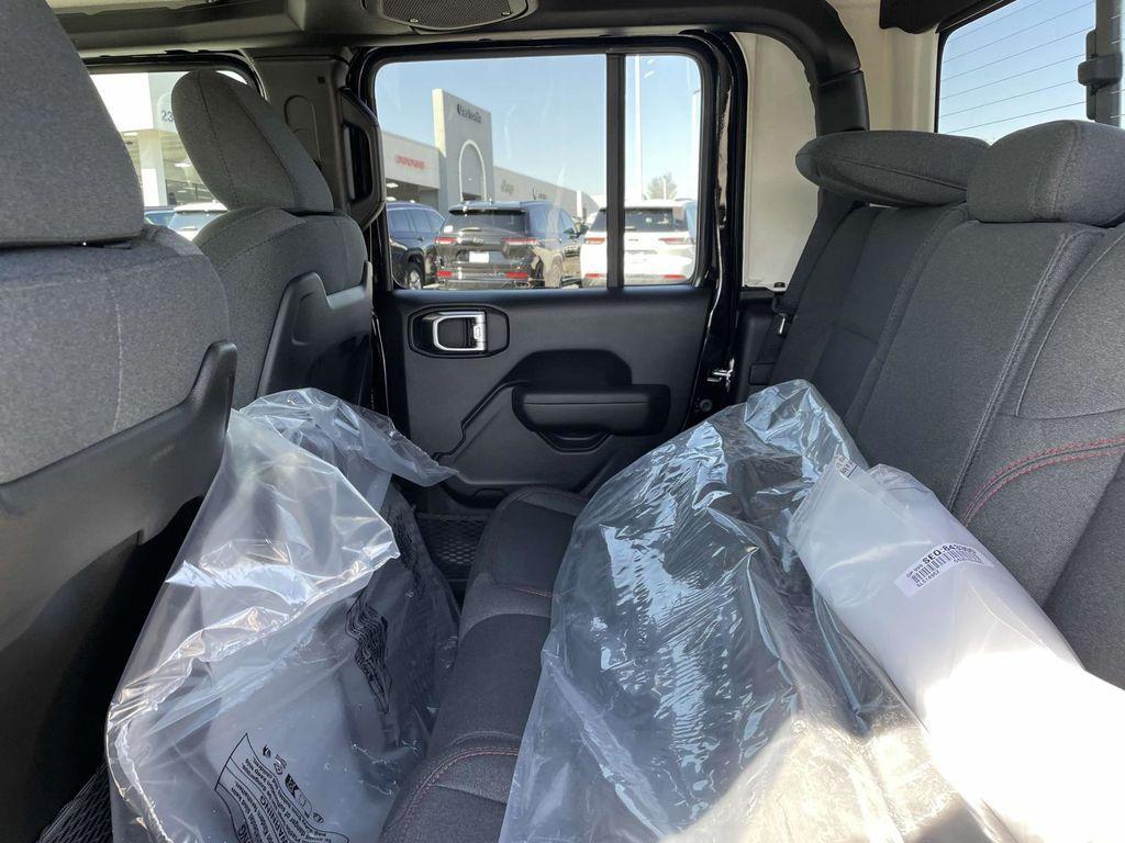 new 2025 Jeep Gladiator car, priced at $46,205