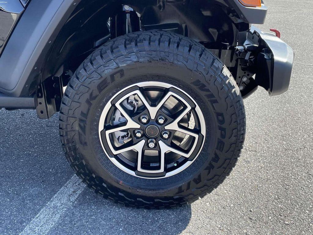new 2025 Jeep Gladiator car, priced at $46,205