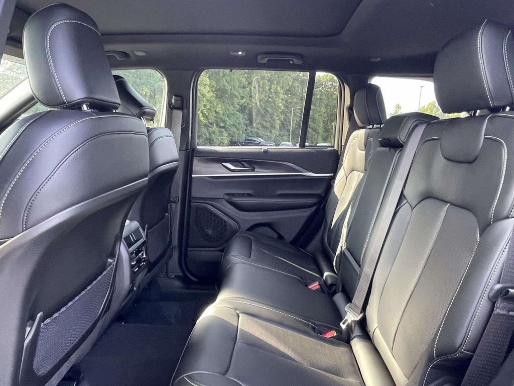new 2025 Jeep Grand Cherokee car, priced at $47,810