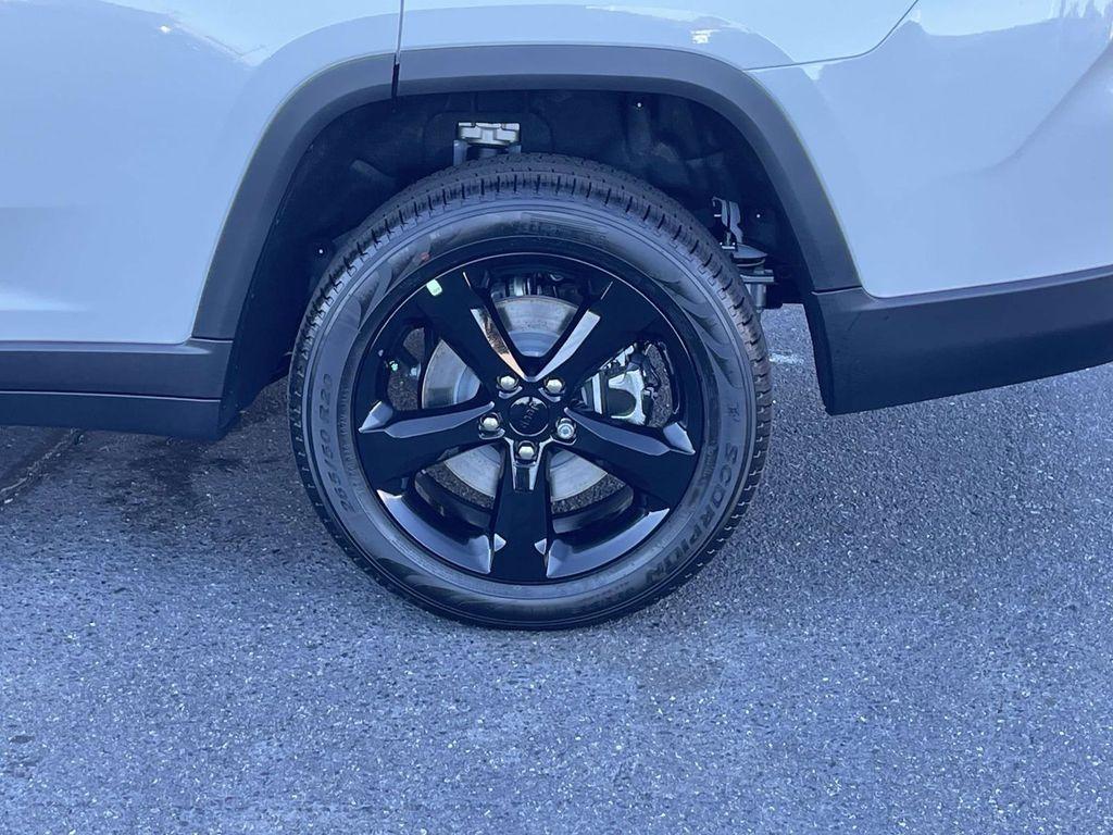 new 2025 Jeep Grand Cherokee L car, priced at $40,780