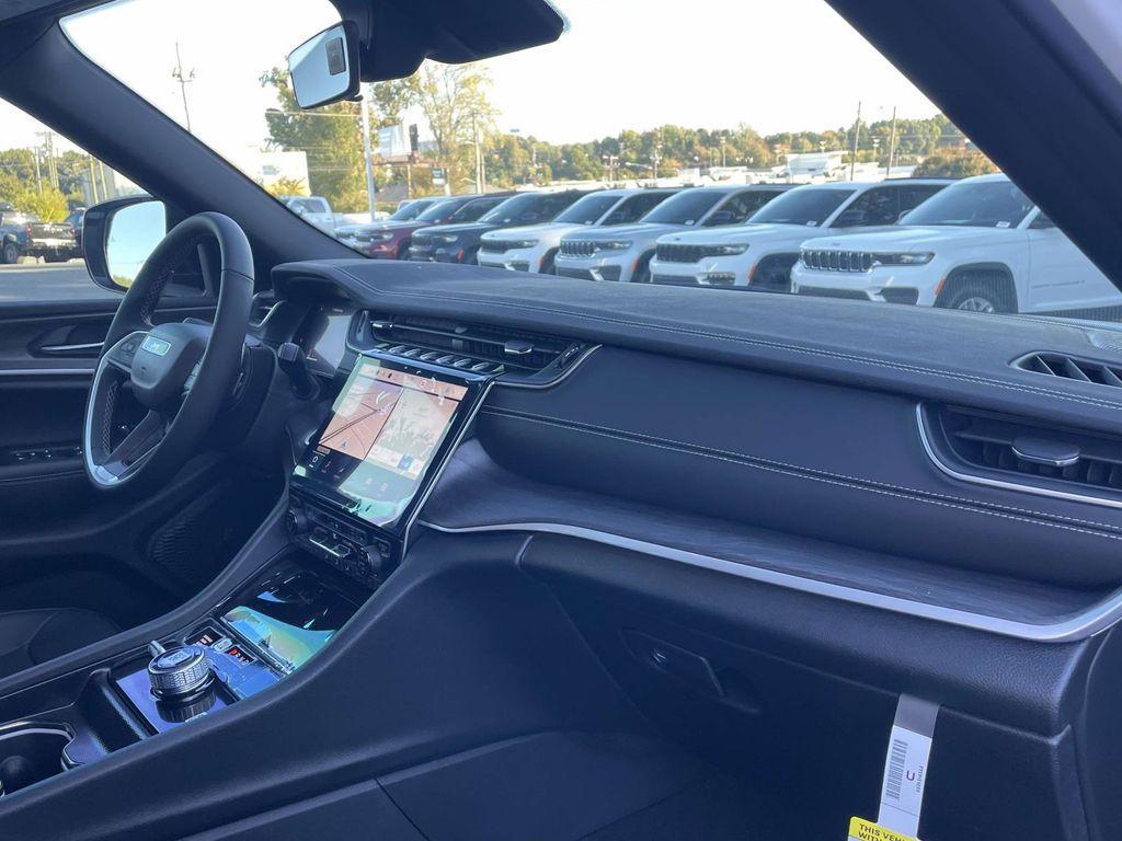 new 2025 Jeep Grand Cherokee L car, priced at $40,780