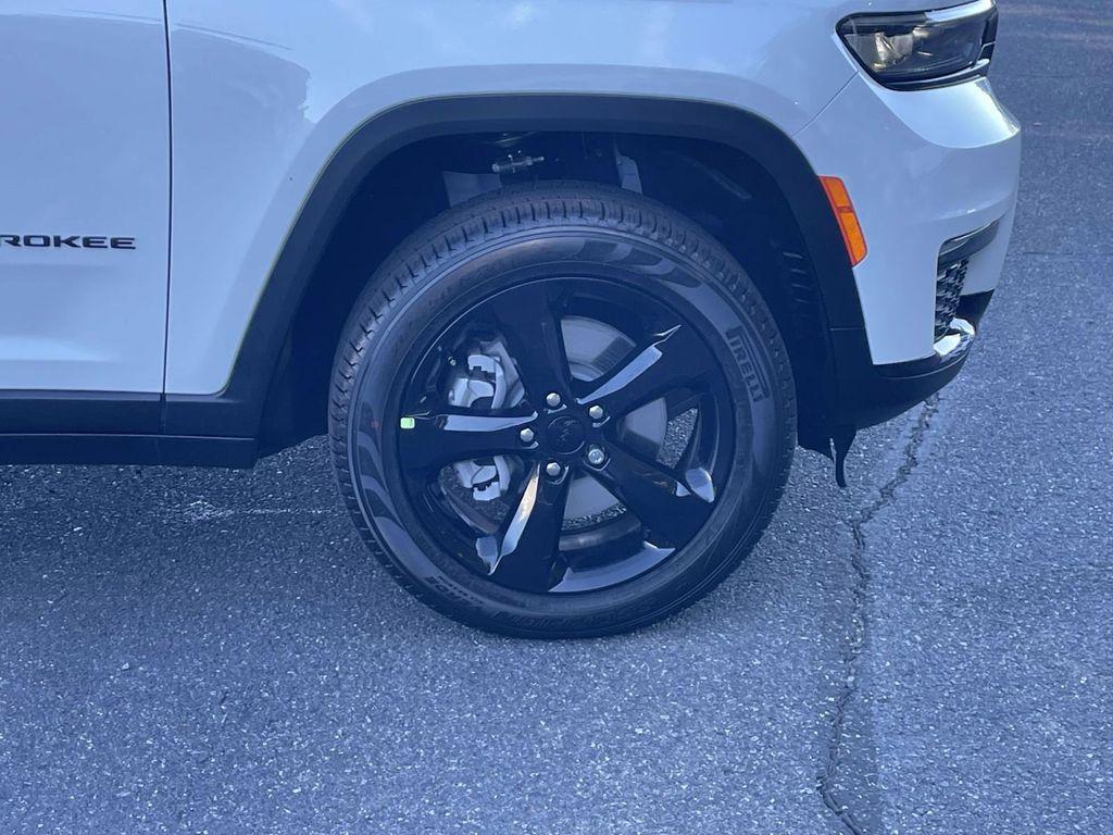 new 2025 Jeep Grand Cherokee L car, priced at $40,780