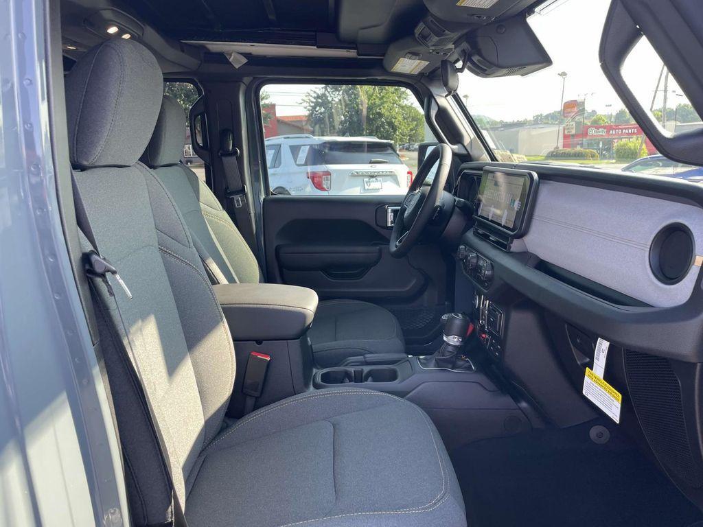 new 2025 Jeep Wrangler car, priced at $49,960