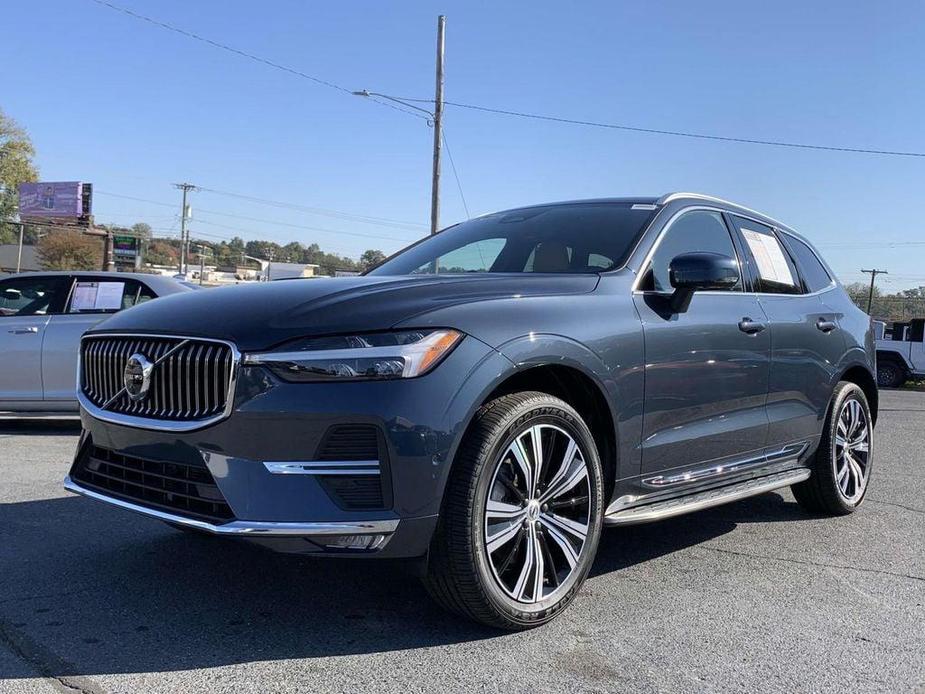 used 2022 Volvo XC60 car, priced at $33,382