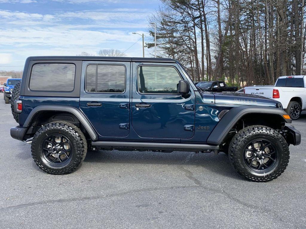 new 2025 Jeep Wrangler car, priced at $46,775