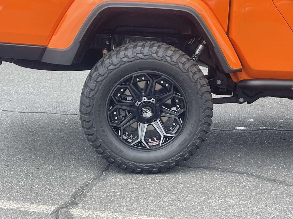 new 2025 Jeep Gladiator car