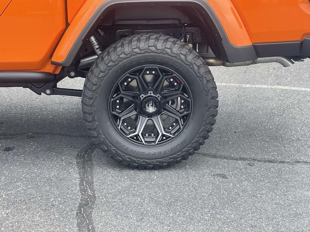new 2025 Jeep Gladiator car