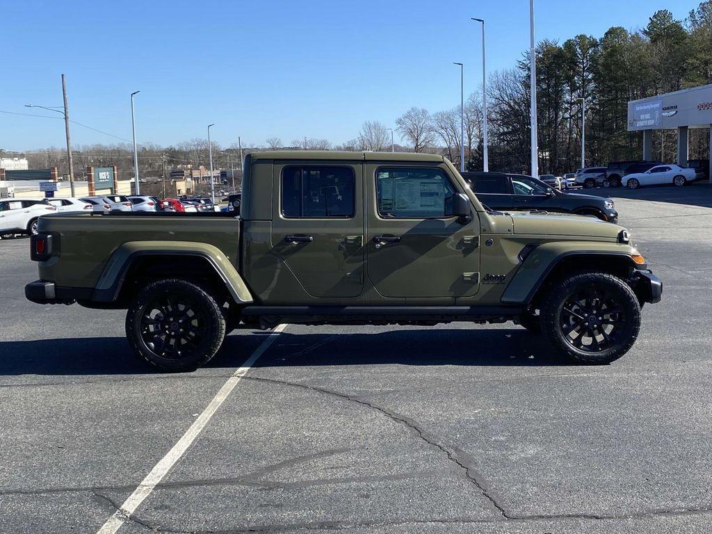 new 2025 Jeep Gladiator car, priced at $39,885