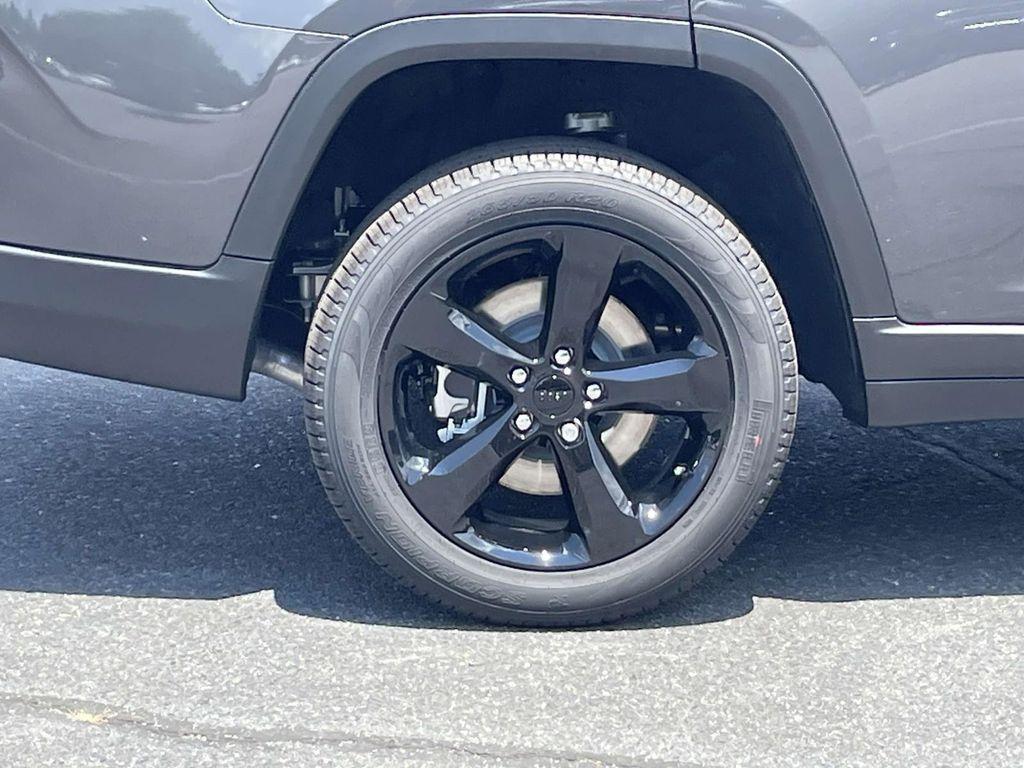 new 2025 Jeep Grand Cherokee L car, priced at $47,995