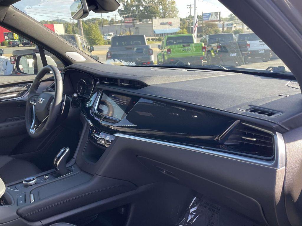 used 2024 Cadillac XT6 car, priced at $47,500