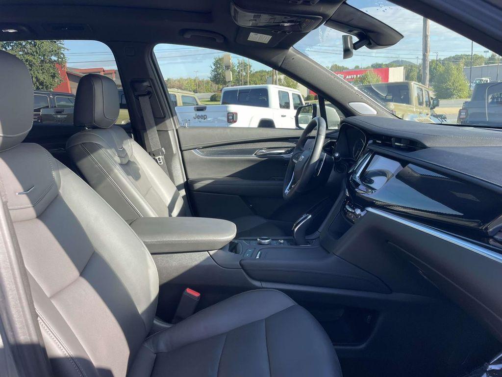 used 2024 Cadillac XT6 car, priced at $47,500