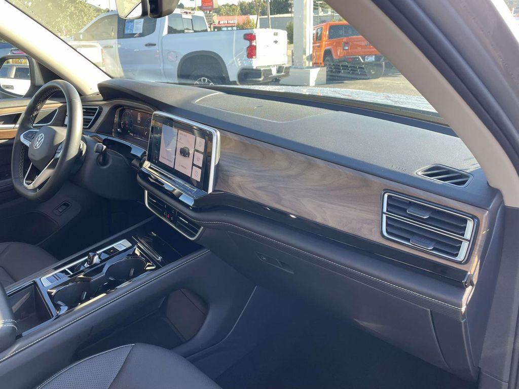 used 2024 Volkswagen Atlas car, priced at $30,405