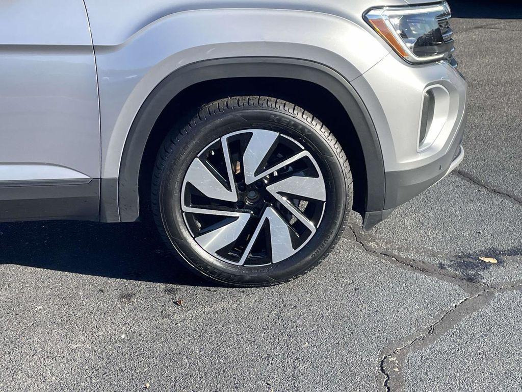 used 2024 Volkswagen Atlas car, priced at $30,405