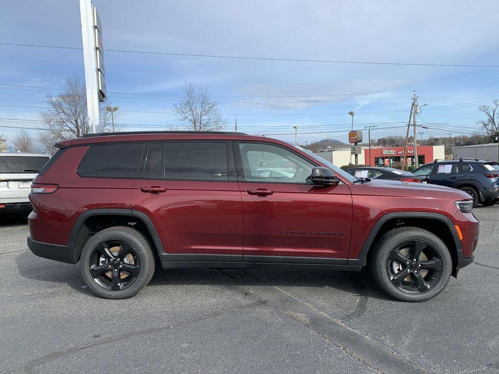 new 2025 Jeep Grand Cherokee L car, priced at $41,925