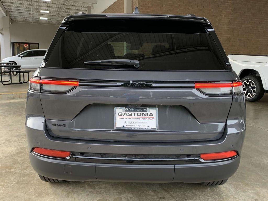 new 2025 Jeep Grand Cherokee car, priced at $41,675