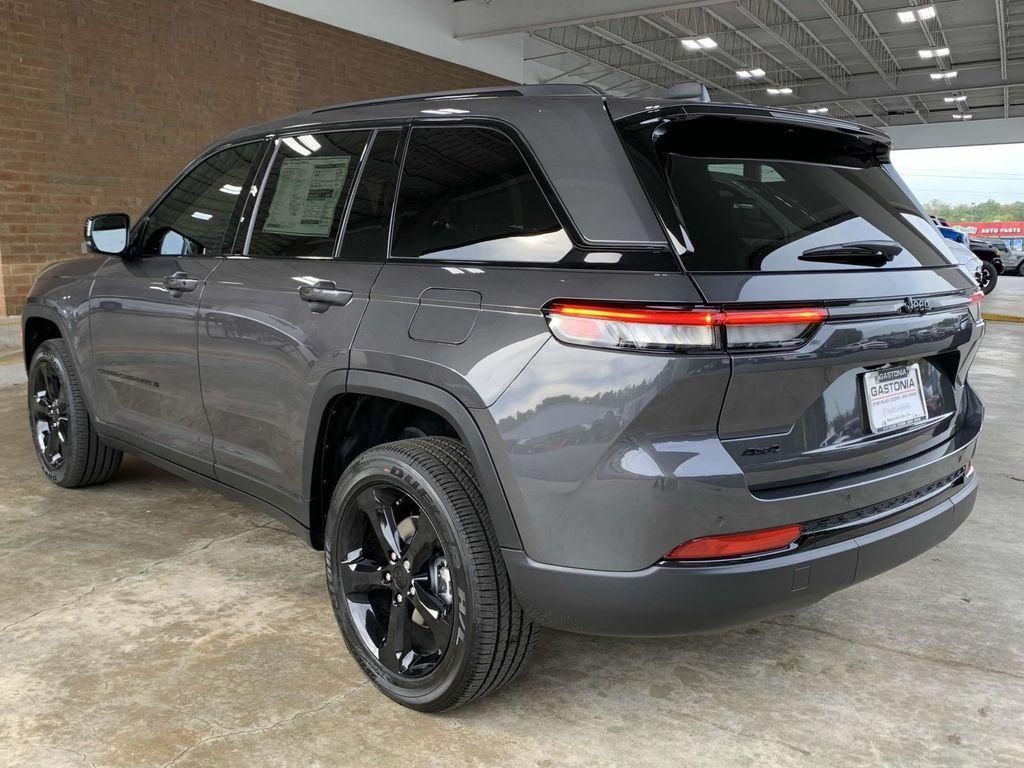 new 2025 Jeep Grand Cherokee car, priced at $41,675