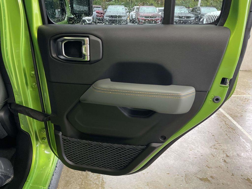 new 2025 Jeep Gladiator car, priced at $54,190