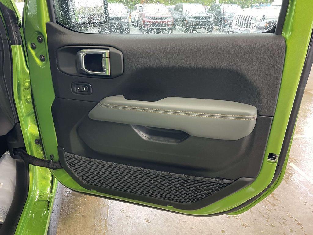 new 2025 Jeep Gladiator car, priced at $54,190