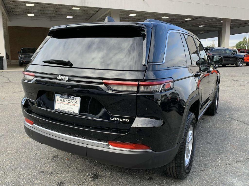 new 2025 Jeep Grand Cherokee car, priced at $32,925