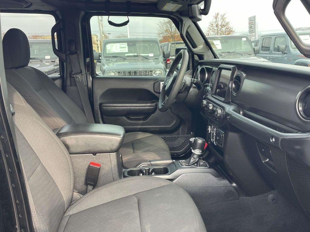 used 2023 Jeep Gladiator car, priced at $33,250