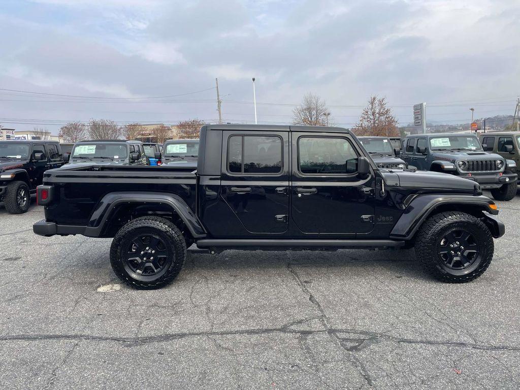 used 2023 Jeep Gladiator car, priced at $33,250