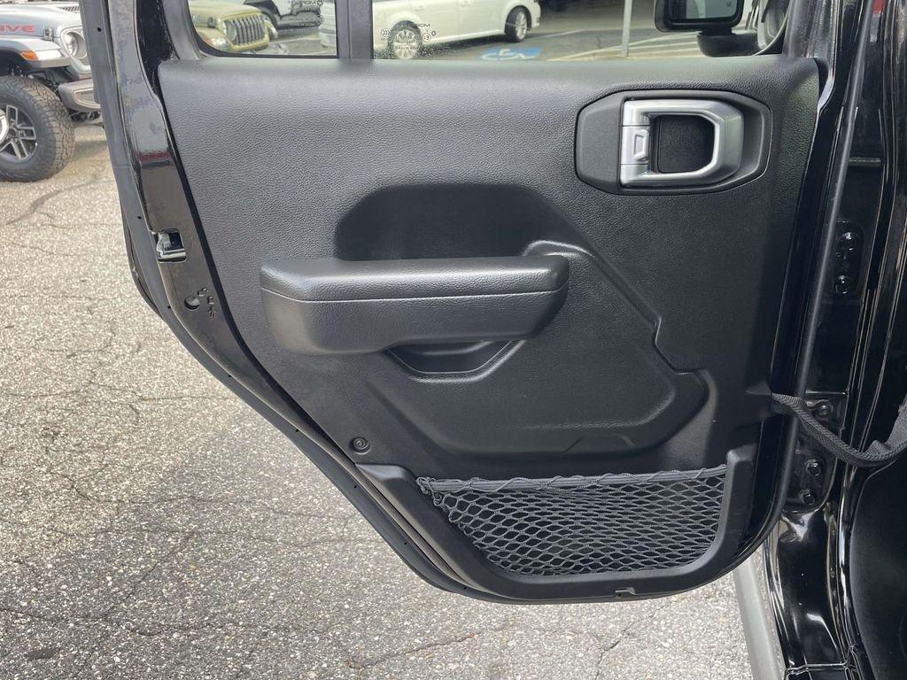 used 2023 Jeep Gladiator car, priced at $33,250