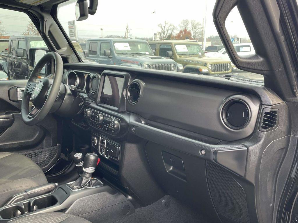 used 2023 Jeep Gladiator car, priced at $33,250