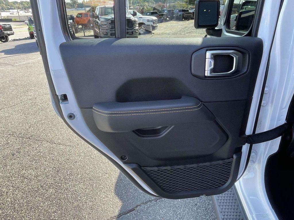 new 2025 Jeep Wrangler car, priced at $49,315