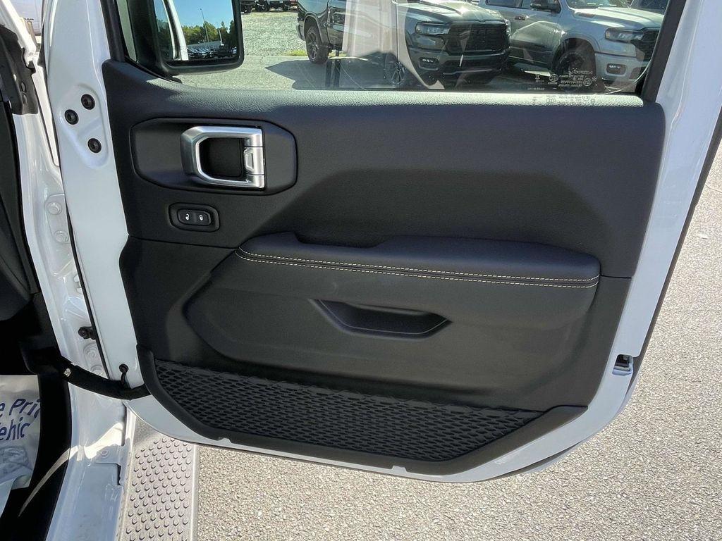 new 2025 Jeep Wrangler car, priced at $49,315