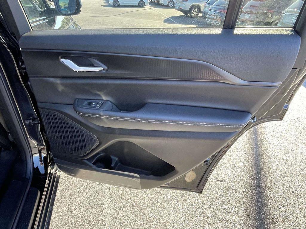 new 2025 Jeep Grand Cherokee L car, priced at $39,230