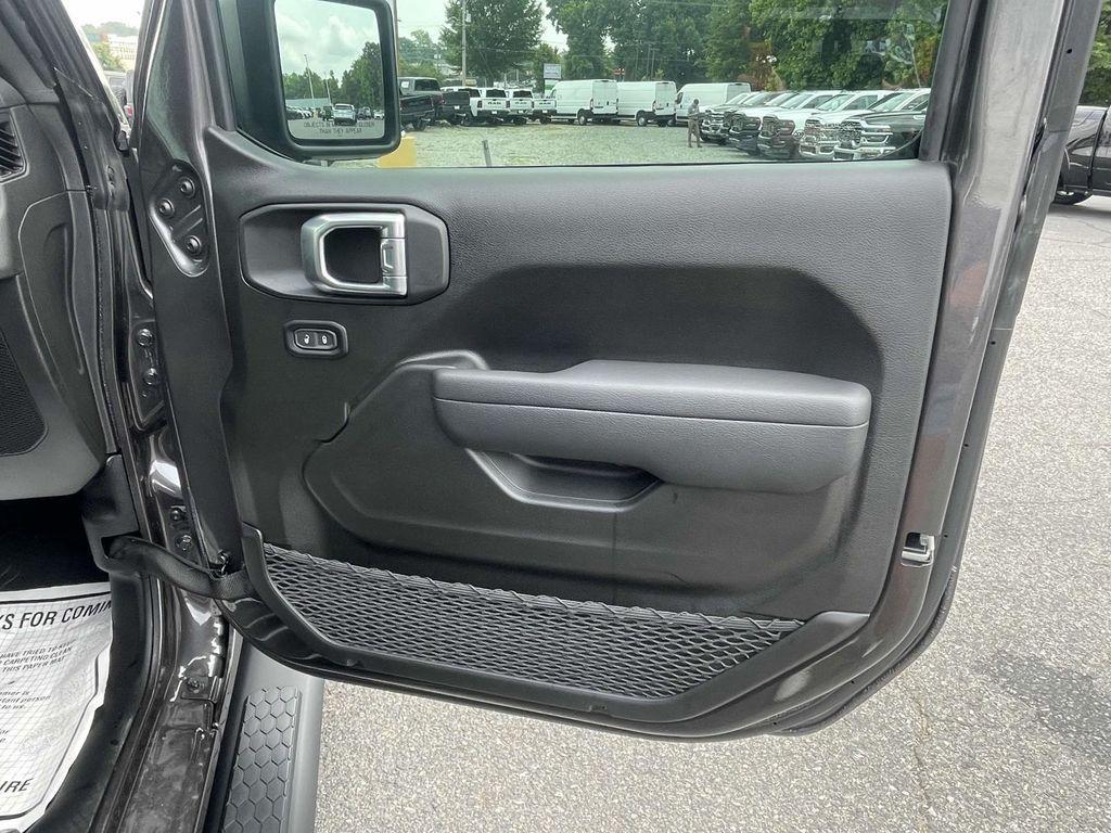 new 2025 Jeep Wrangler car, priced at $32,178