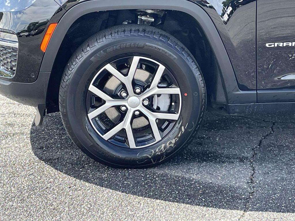 new 2025 Jeep Grand Cherokee car, priced at $46,816