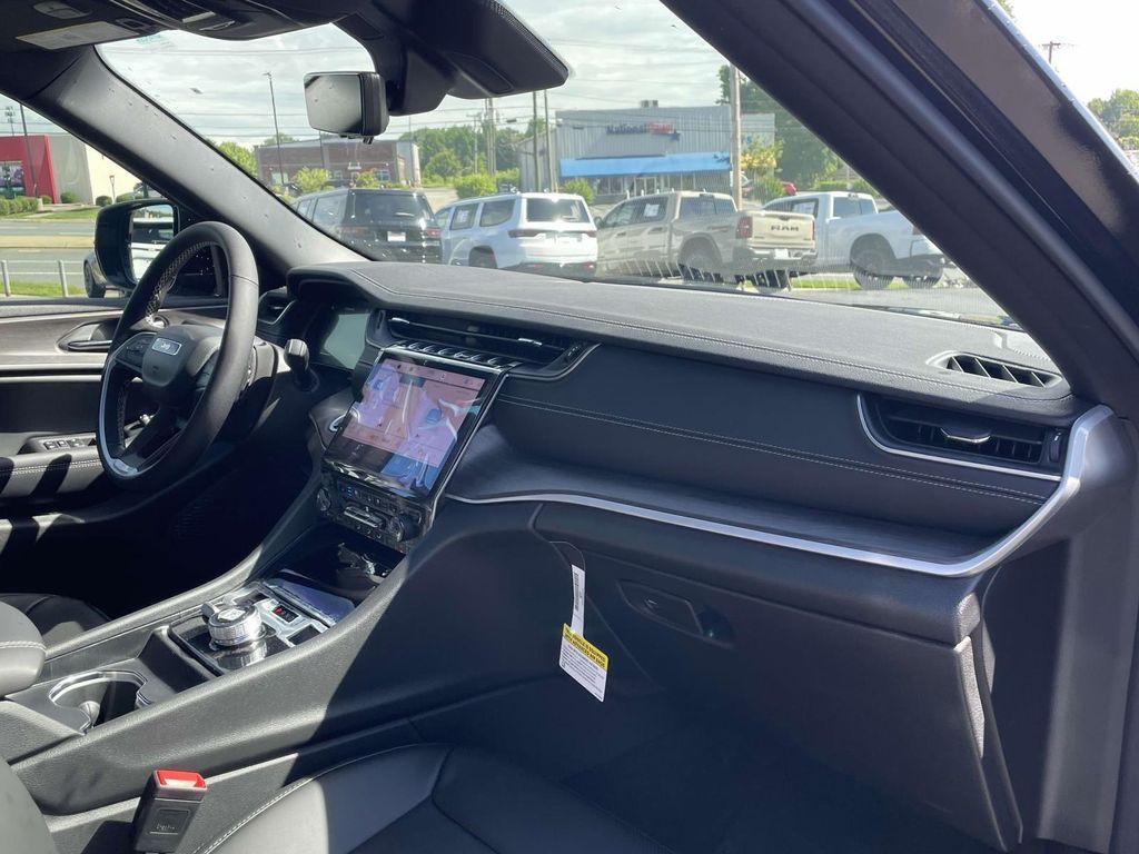 new 2025 Jeep Grand Cherokee car, priced at $46,816