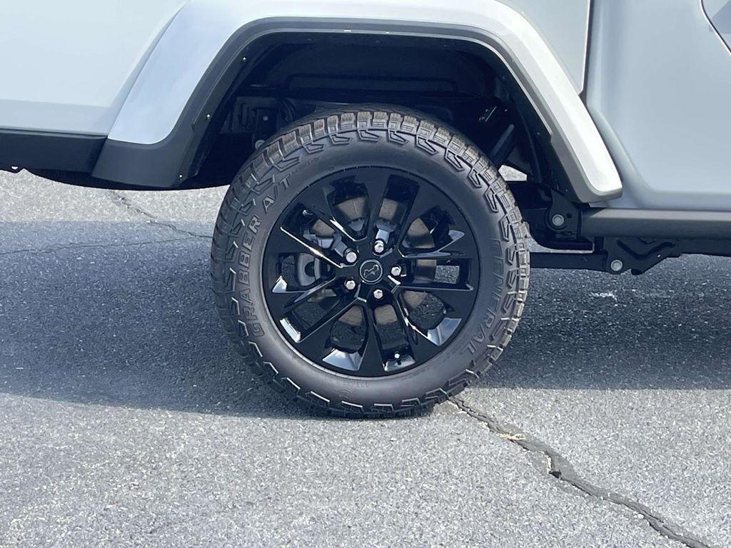 new 2025 Jeep Gladiator car, priced at $36,640