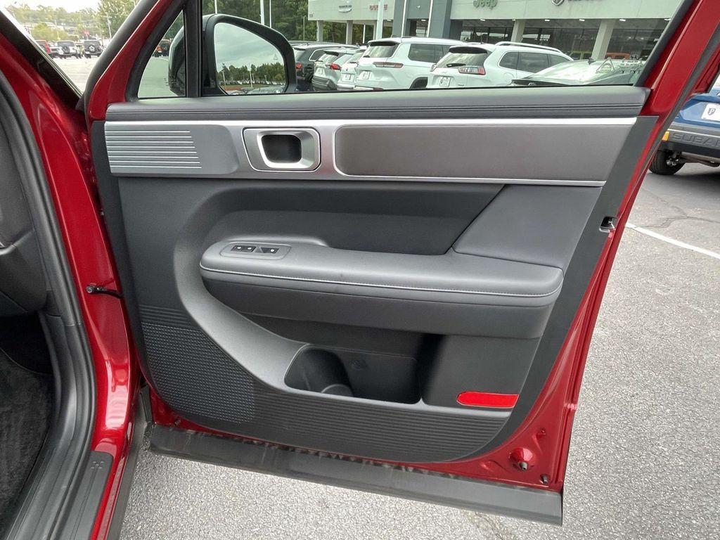 used 2025 Hyundai Santa Fe car, priced at $34,500