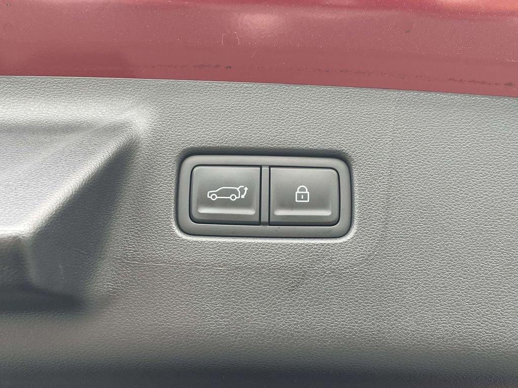 used 2025 Hyundai Santa Fe car, priced at $34,500