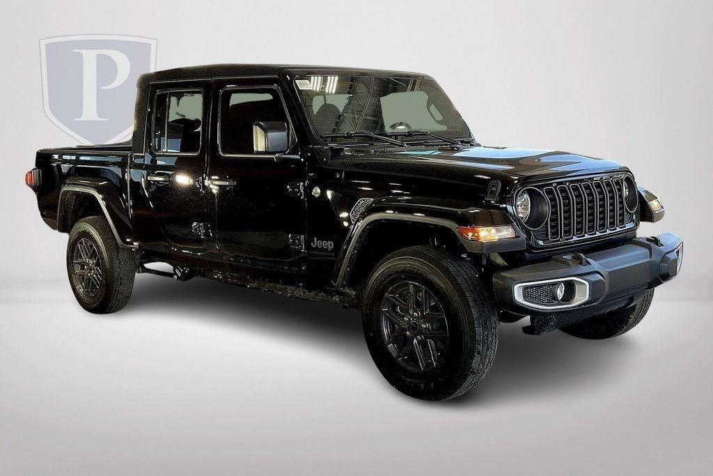 new 2024 Jeep Gladiator car, priced at $38,900