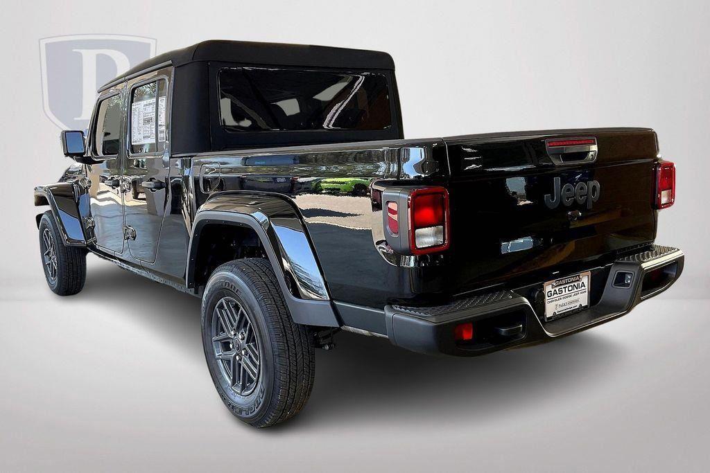 new 2024 Jeep Gladiator car, priced at $38,900